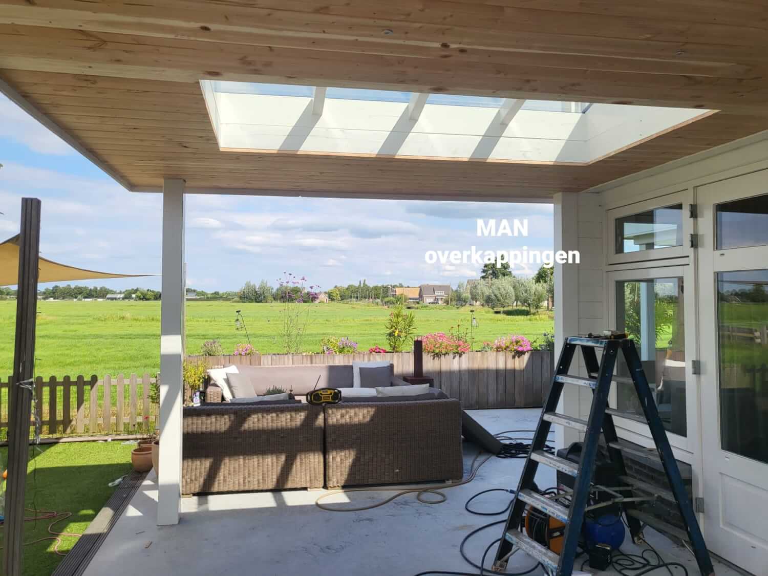 Overkapping aansluiten op de gevel: zo maakt u een overkapping waterdicht en veilig 5 MAN Overkappingen 294176583 344794531188033 9105845326291576183 n MAN Overkappingen